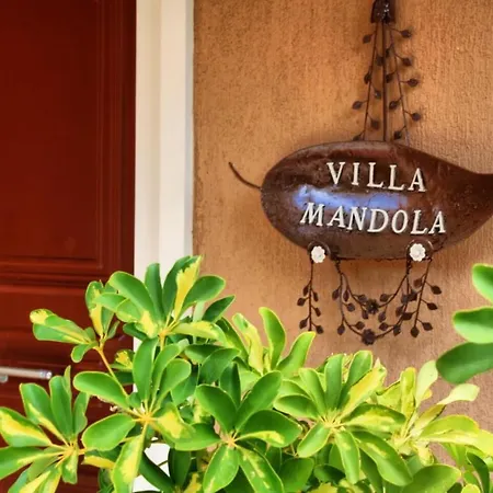 Traditional Mandola וילה