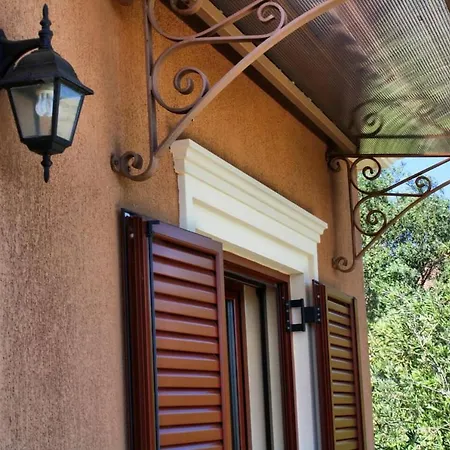 Traditional Mandola Villa